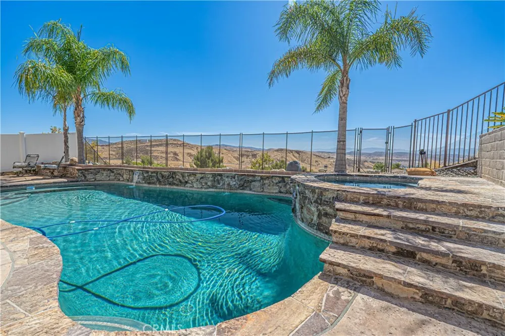 32628 Ridge Top Lane Castaic, CA 91384