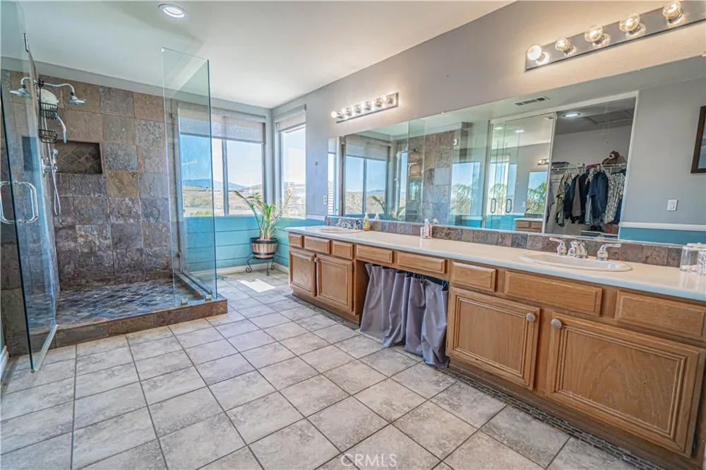 32628 Ridge Top Lane Castaic, CA 91384