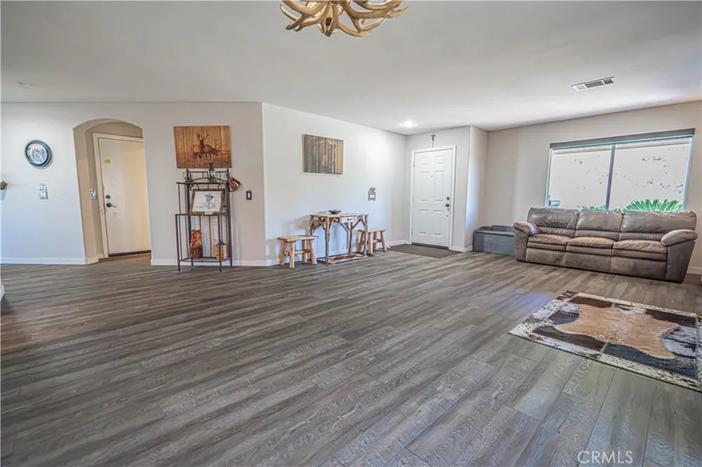 32628 Ridge Top Lane Castaic, CA 91384