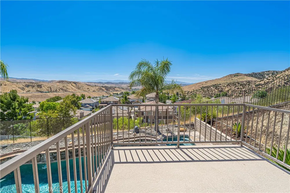 32628 Ridge Top Lane Castaic, CA 91384