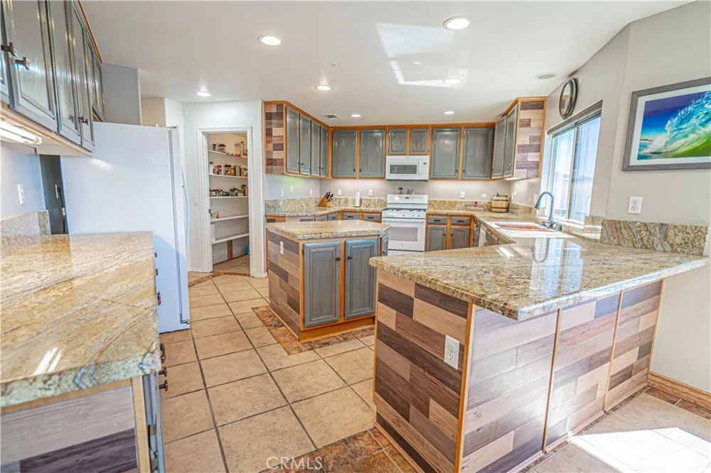 32628 Ridge Top Lane Castaic, CA 91384