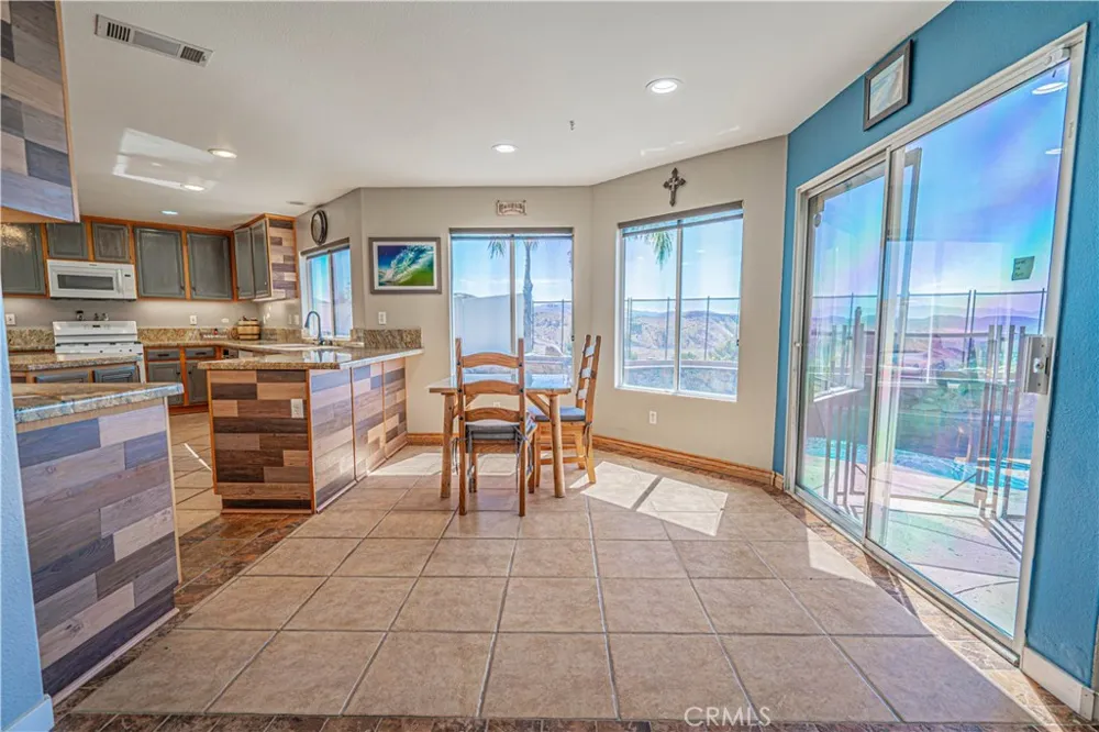 32628 Ridge Top Lane Castaic, CA 91384