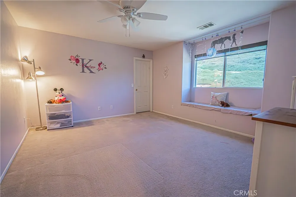 32628 Ridge Top Lane Castaic, CA 91384