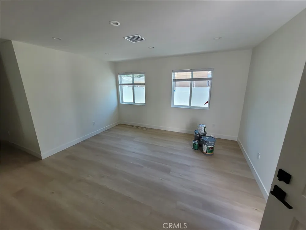 8321 Quartz Avenue #1/2 Winnetka, CA 91306