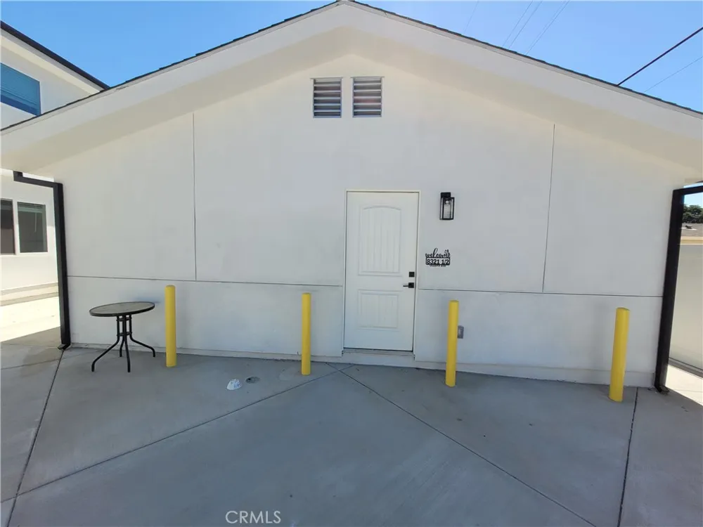 8321 Quartz Avenue #1/2 Winnetka, CA 91306