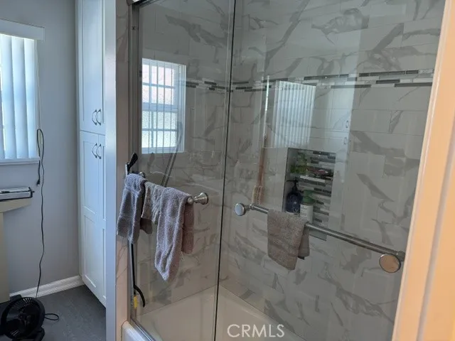 5307 Vanalden Tarzana, CA 91356