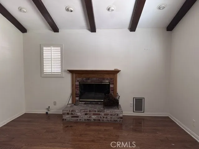5307 Vanalden Tarzana, CA 91356