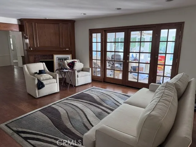 5307 Vanalden Tarzana, CA 91356