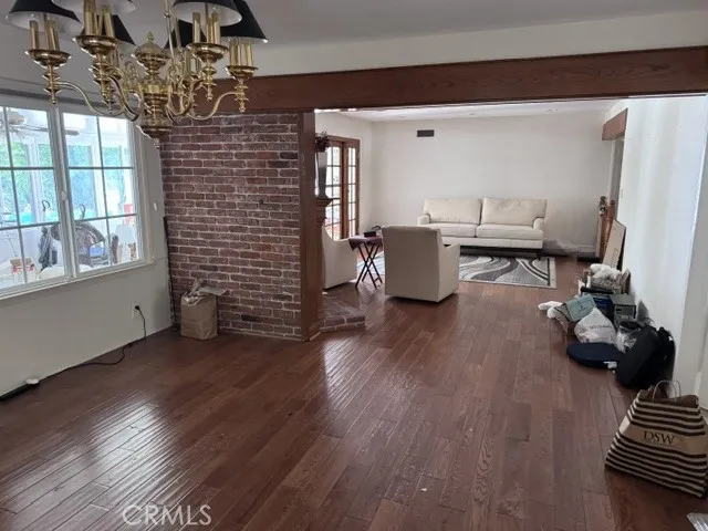 5307 Vanalden Tarzana, CA 91356