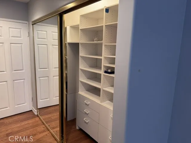 5307 Vanalden Tarzana, CA 91356