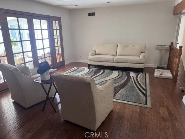 5307 Vanalden Tarzana, CA 91356