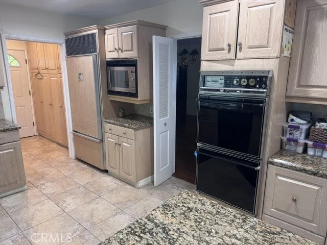 5307 Vanalden Tarzana, CA 91356