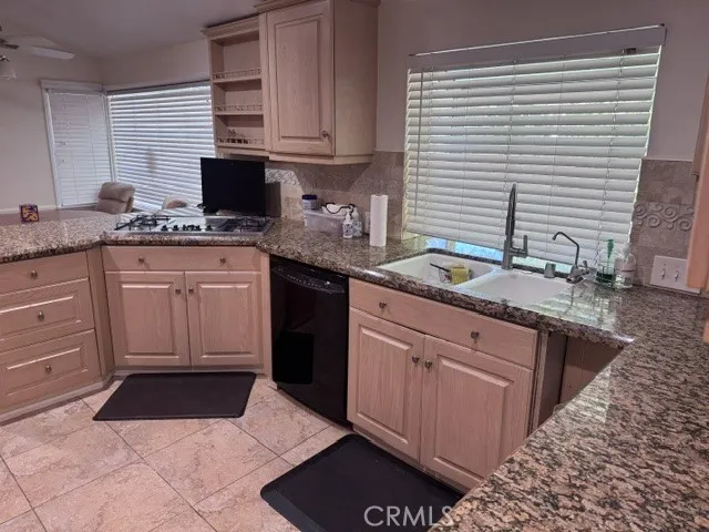 5307 Vanalden Tarzana, CA 91356