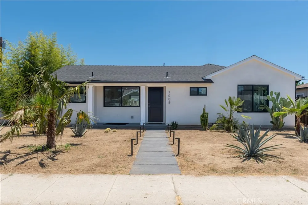 7008 Aura Reseda, CA 91335