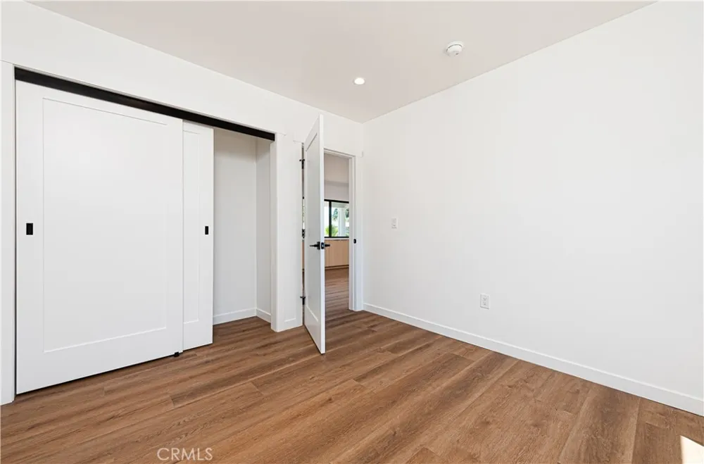 7008 Aura Reseda, CA 91335