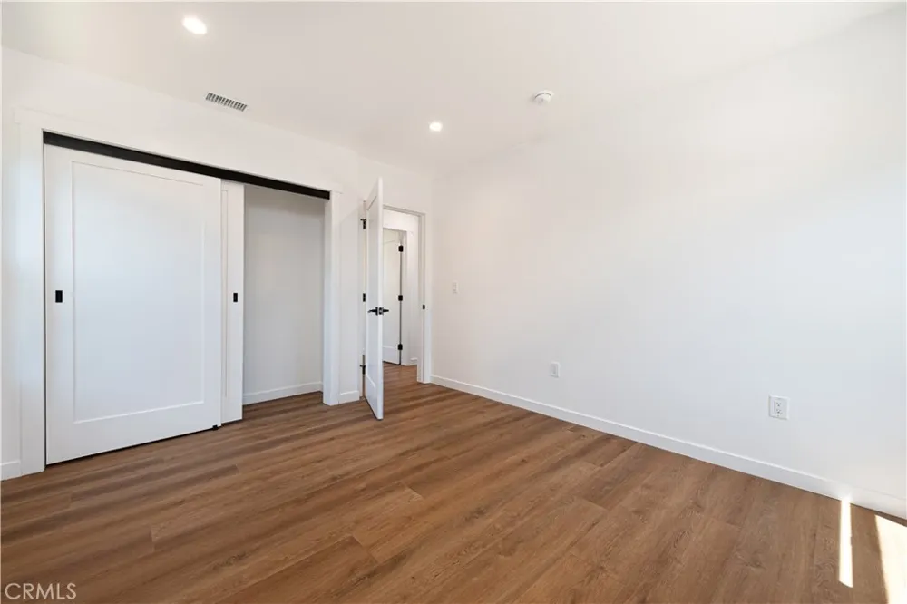 7008 Aura Reseda, CA 91335
