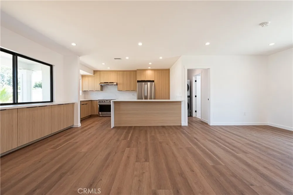 7008 Aura Reseda, CA 91335