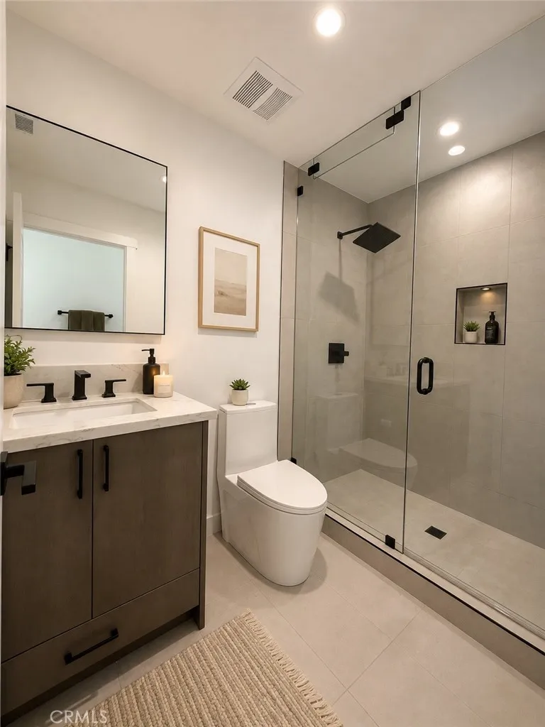 7008 Aura Reseda, CA 91335