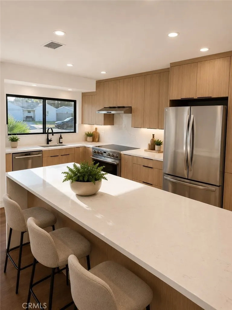 7008 Aura Reseda, CA 91335