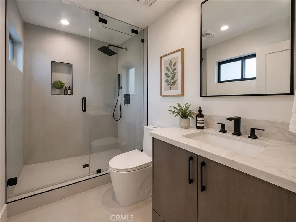 7008 Aura Reseda, CA 91335