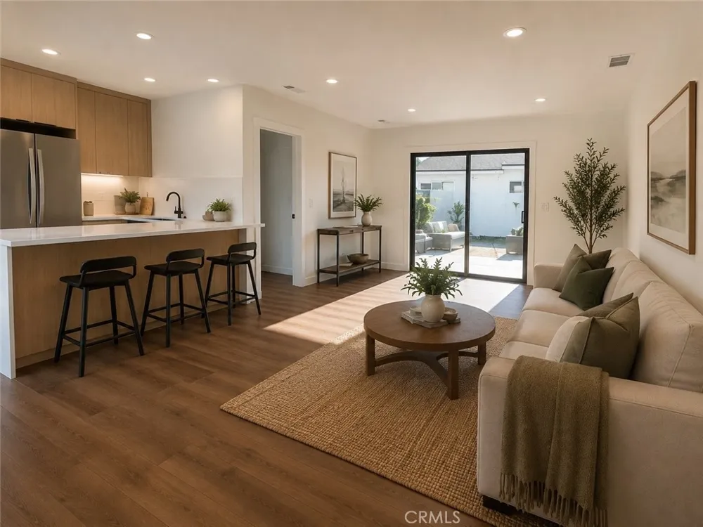 7008 Aura Reseda, CA 91335