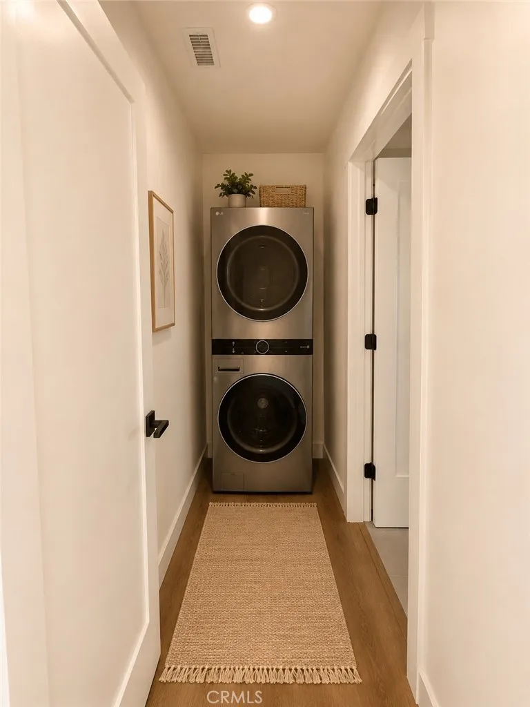 7008 Aura Reseda, CA 91335
