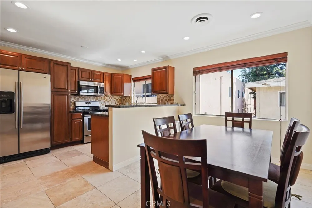 15457 Moorpark #5 Sherman Oaks, CA 91403