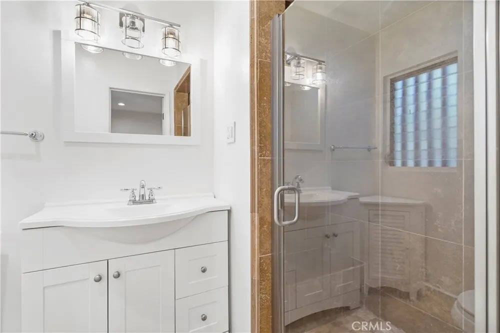 15457 Moorpark #5 Sherman Oaks, CA 91403