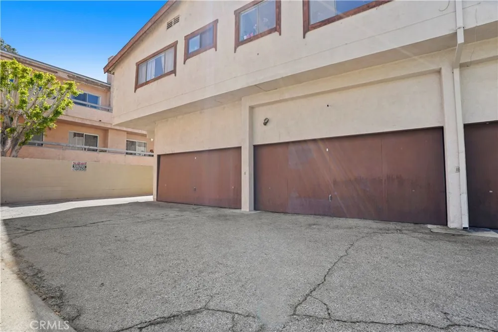 15457 Moorpark #5 Sherman Oaks, CA 91403