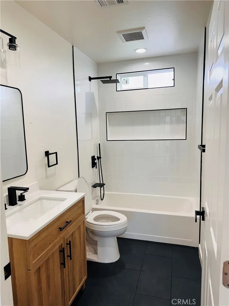 13447 Filmore Pacoima, CA 91331