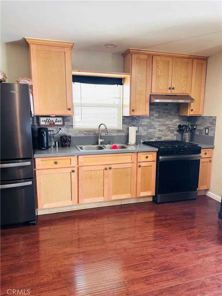 13447 Filmore Pacoima, CA 91331