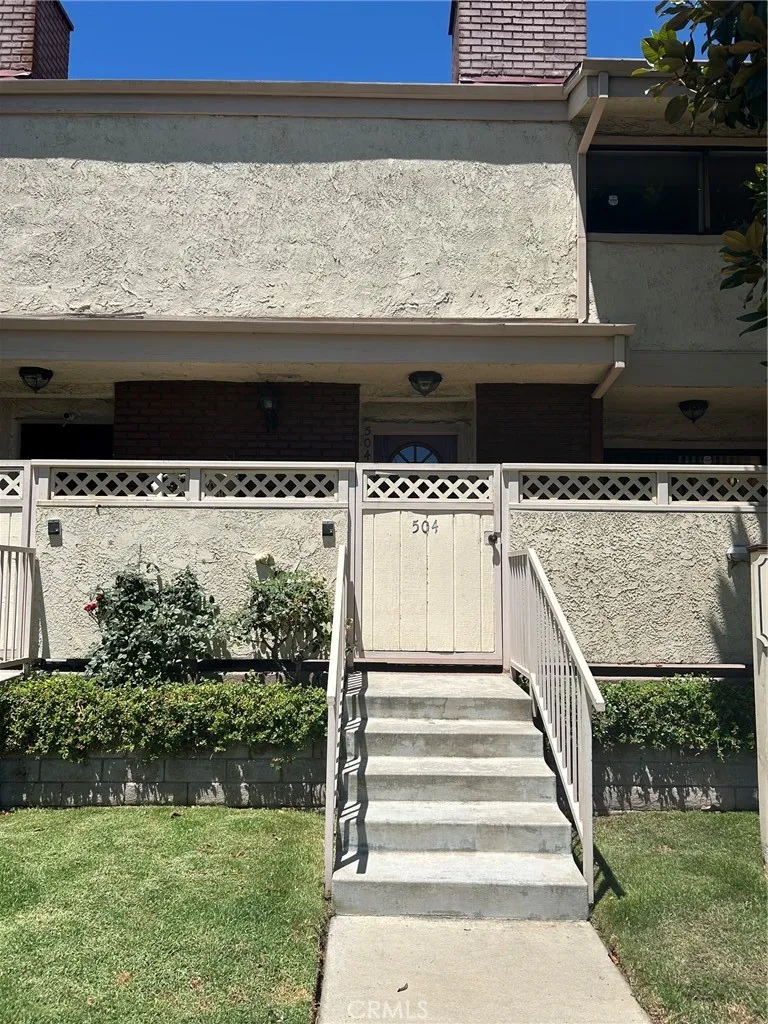 19451 Sherman Way #504 Reseda, CA 91335