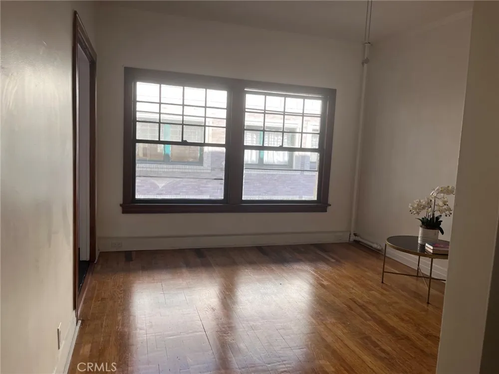 2121 James M Wood Boulevard W #316 Los Angeles, CA 90006