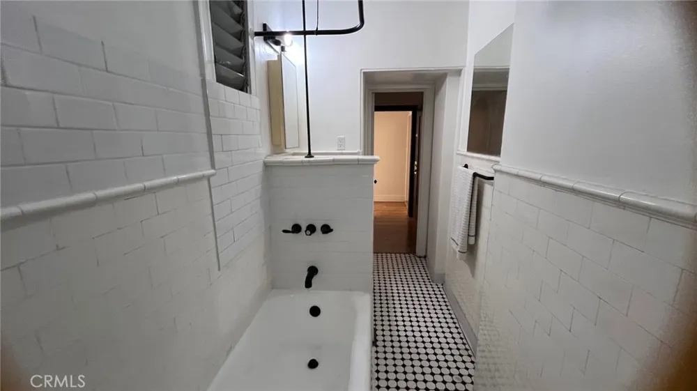 2121 James M Wood Boulevard W #316 Los Angeles, CA 90006