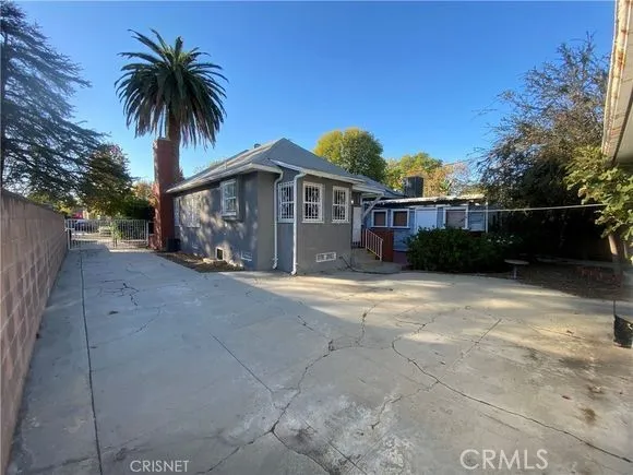5646 Vesper Los Angeles, CA 91411