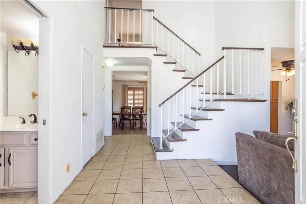37422 cambridge Lane Palmdale, CA 93550