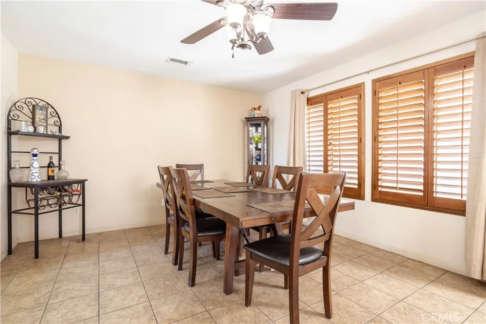 37422 cambridge Lane Palmdale, CA 93550