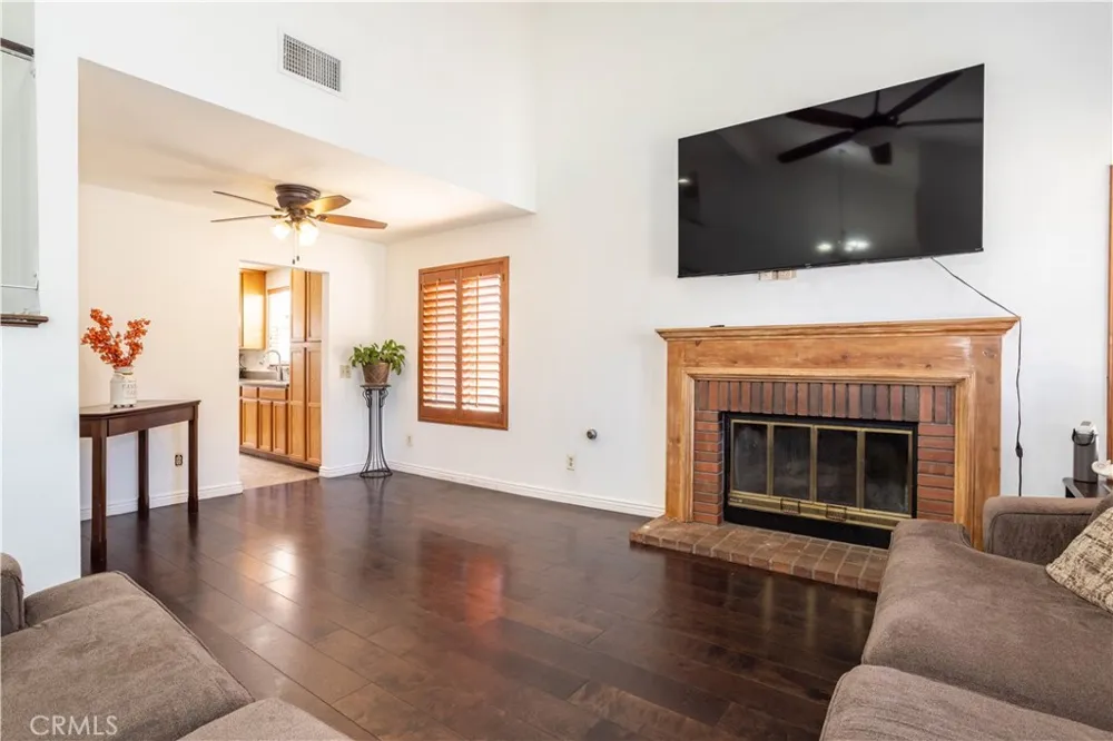 37422 cambridge Lane Palmdale, CA 93550