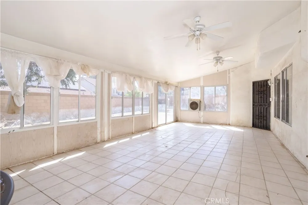 37422 cambridge Lane Palmdale, CA 93550