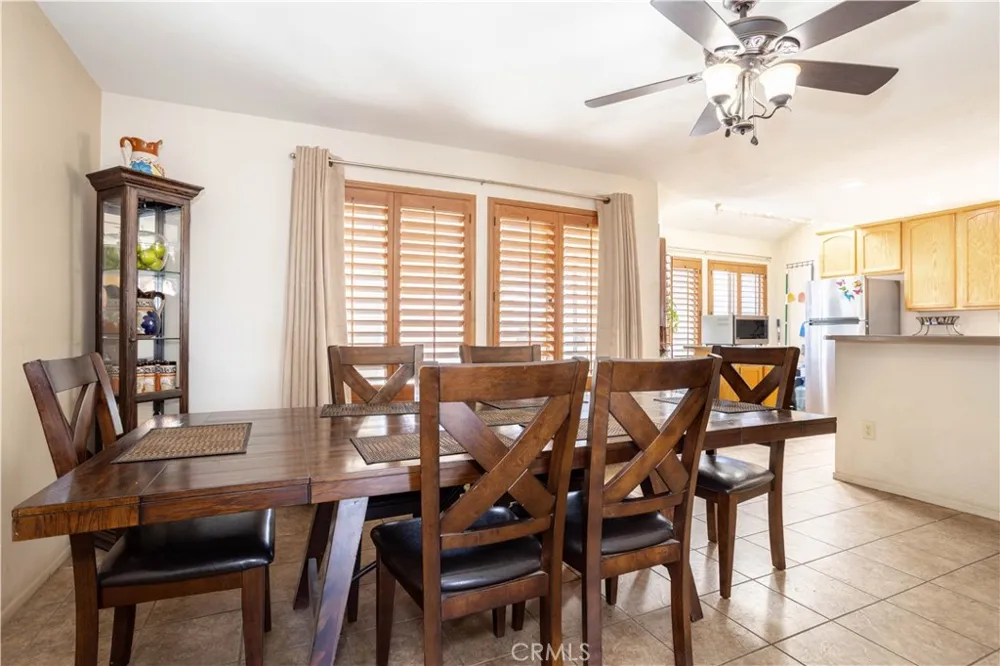37422 cambridge Lane Palmdale, CA 93550