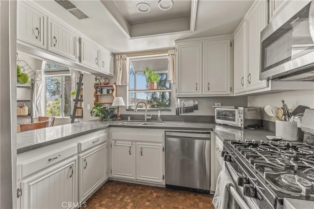 26788 Claudette Street #354 Canyon Country, CA 91351