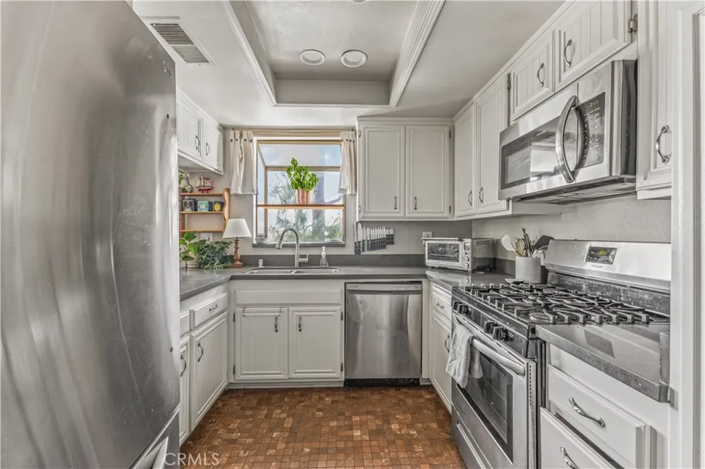 26788 Claudette Street #354 Canyon Country, CA 91351