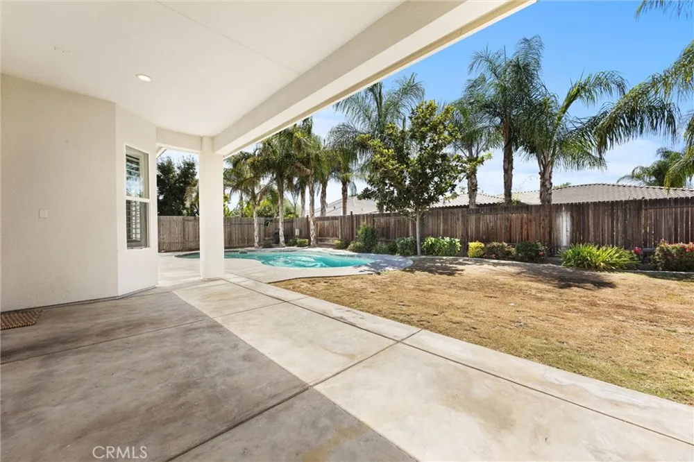 6113 Dartmoor Wood Bakersfield, CA 93314