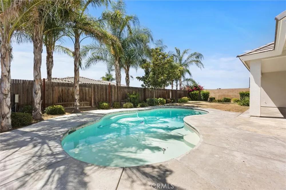 6113 Dartmoor Wood Bakersfield, CA 93314
