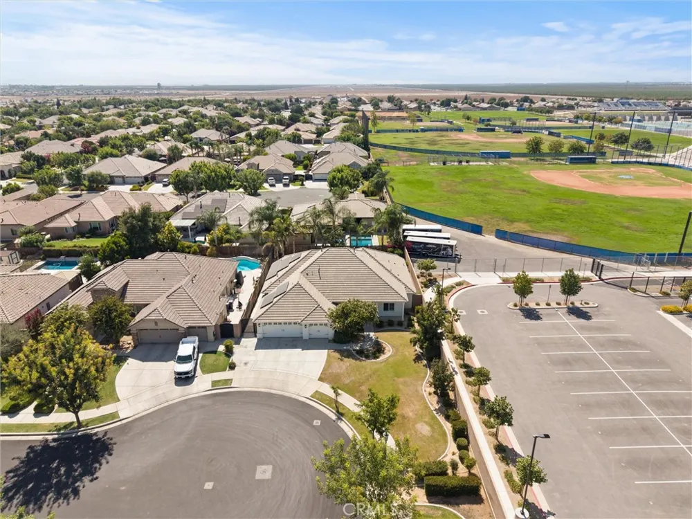 6113 Dartmoor Wood Bakersfield, CA 93314