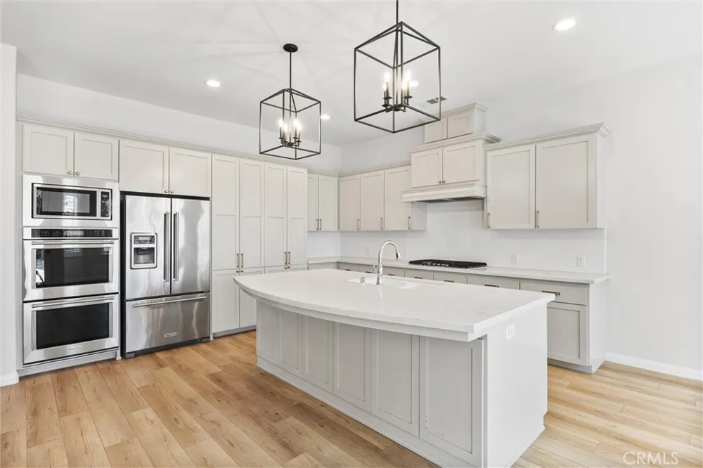 6113 Dartmoor Wood Bakersfield, CA 93314