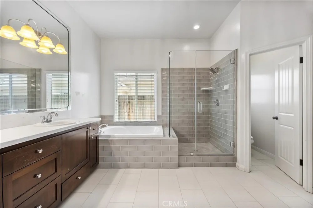 6113 Dartmoor Wood Bakersfield, CA 93314