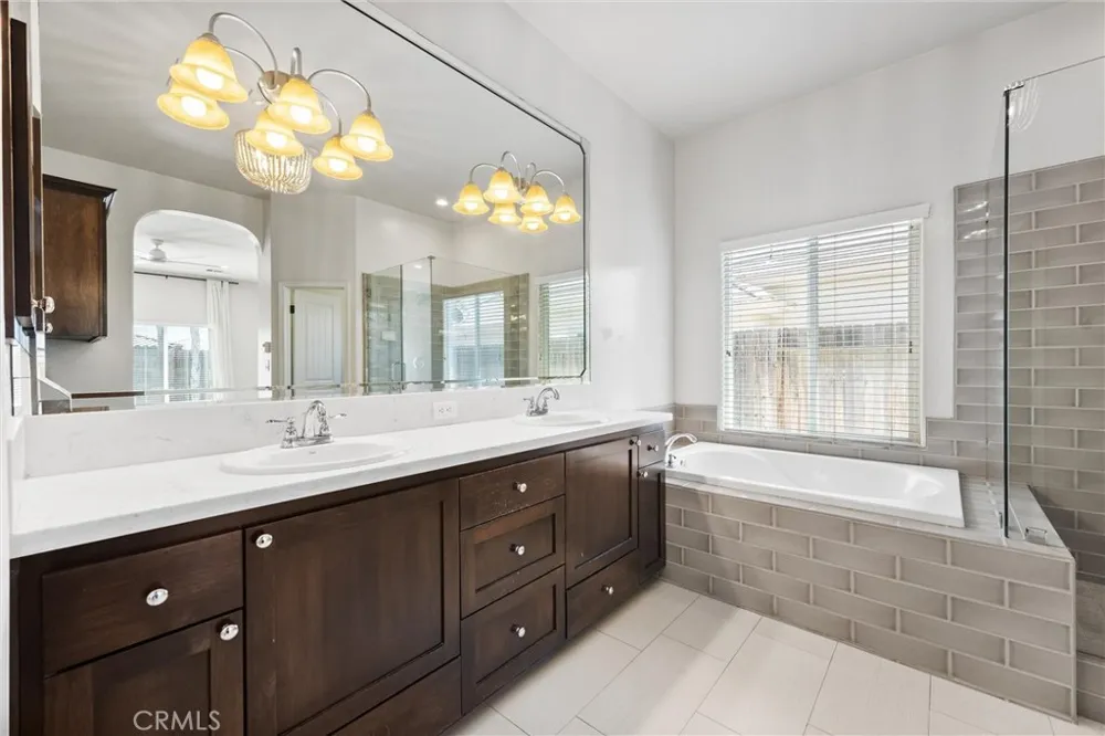 6113 Dartmoor Wood Bakersfield, CA 93314