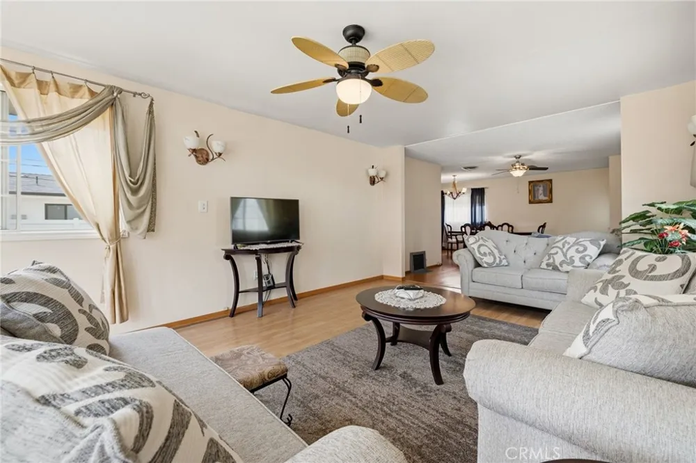 6306 Denny Avenue North Hollywood, CA 91606