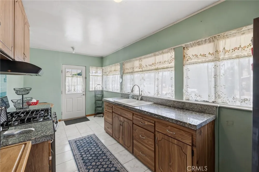 6306 Denny Avenue North Hollywood, CA 91606